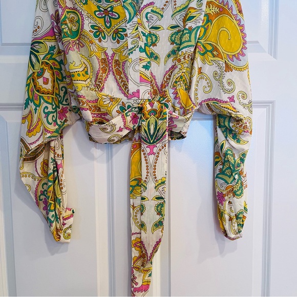 Haute Hippie Cropped Blouse Top Sz Small Paisley Tie Waist Boho Vibrant Tropical - Picture 3 of 7